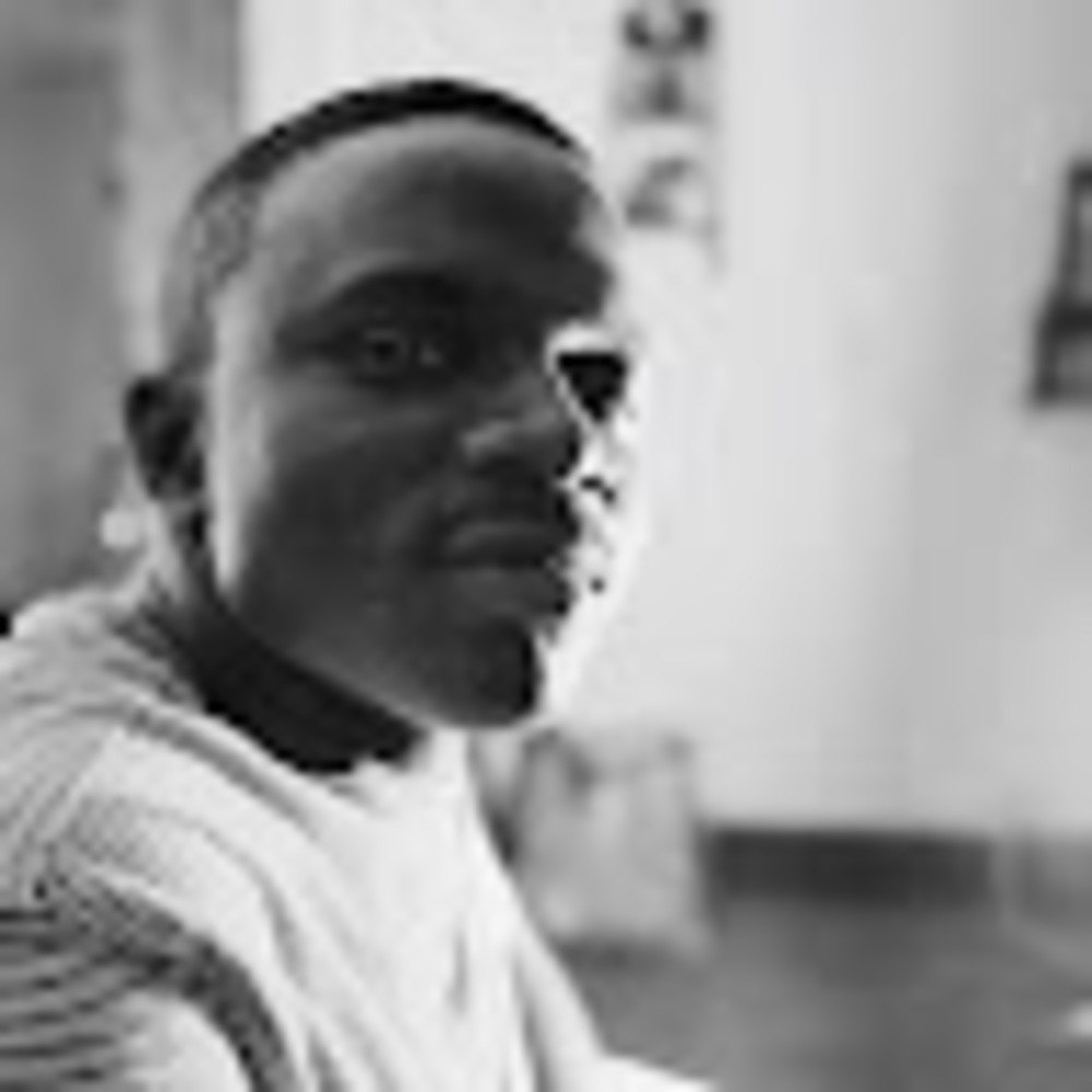 Meet your Posher, Ayọ̀délé